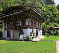 Thruepang Palace